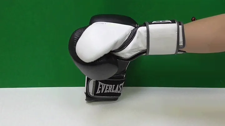 Боксерские перчатки Everlast Powerlock черно-белые