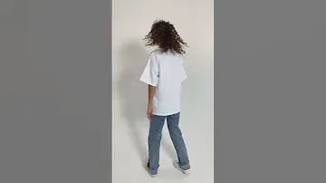 Женская белая футболка oversize