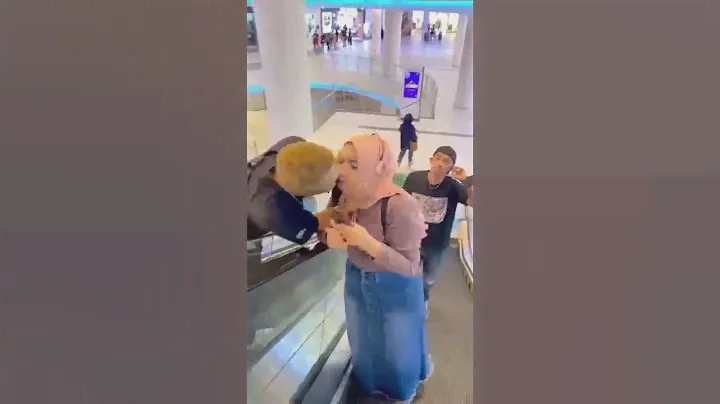 #short #viral cewe hijab dicium di mall